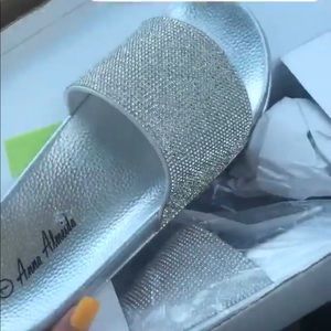 SPARKLY SLIDES
